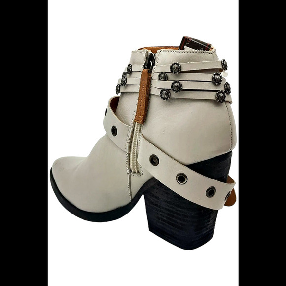 Dingo Women's Booties Born To Run White - Medium - Picture 3 of 3